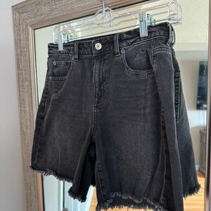 American Eagle | Black Stone Wash Denim Raw Hem Mom Shorts